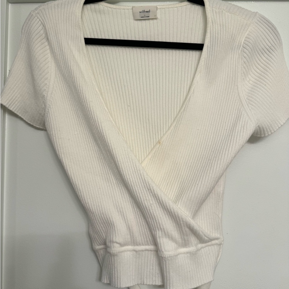 Aritzia wrap top gently worn